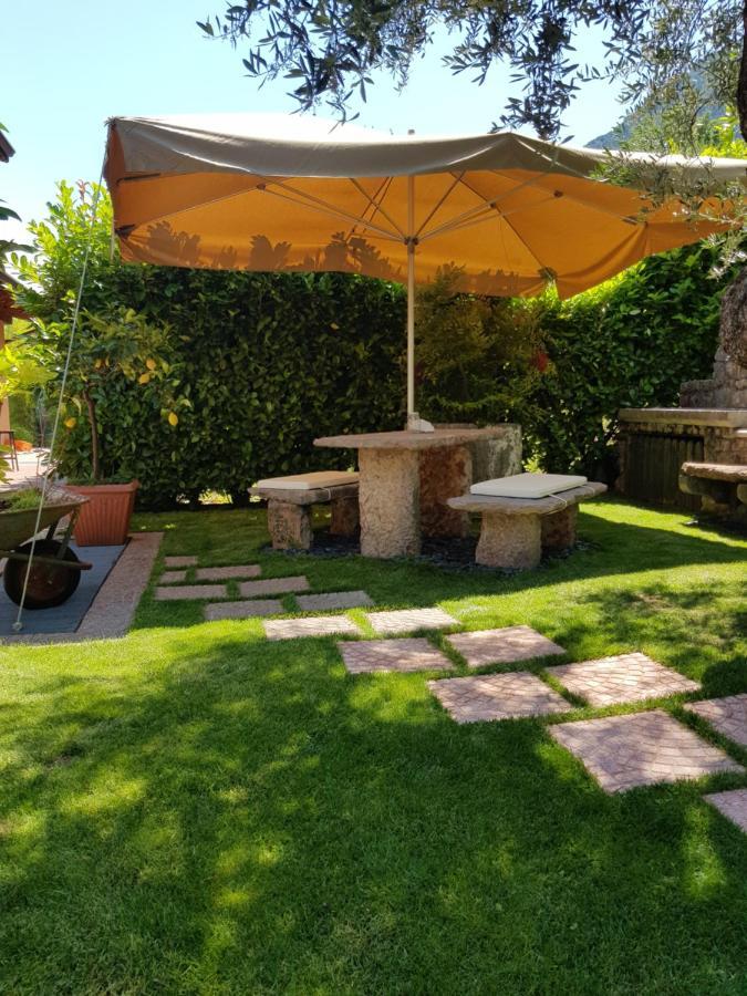 Guesthouse "Villa Tamas" Limone sul Garda Exterior foto